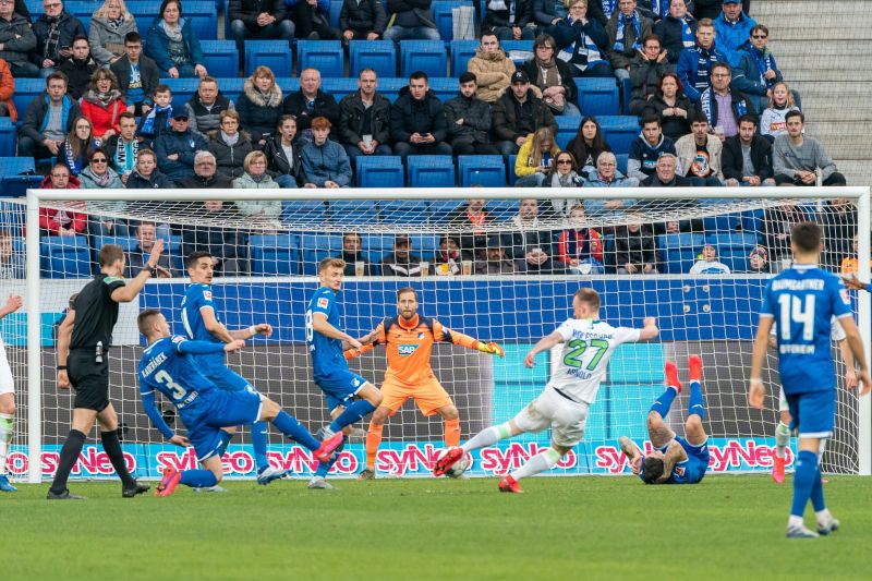 Hoffenheimer Abwehrbollwerk gegen Wolfsburgs Arnold