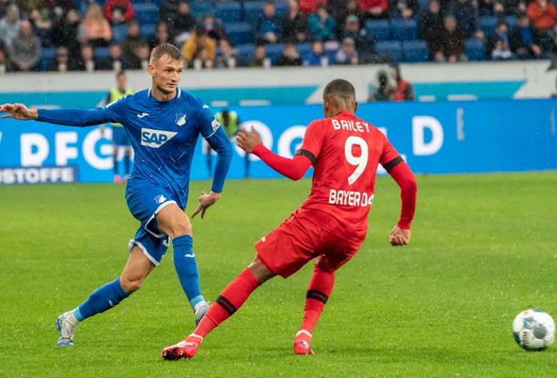 Posch (li.) gegen Bailey