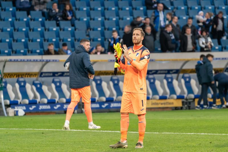 Für Baumann ist die Saison beendet, im Hintergrund Vertreter Pentke