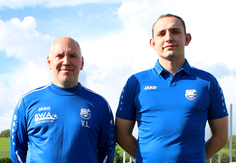 U19-Betreuer Viktor Löffner (li.) und Trainer Arthur Moschaiski