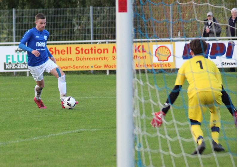 Joscha Rupp auf dem Weg zum Tor