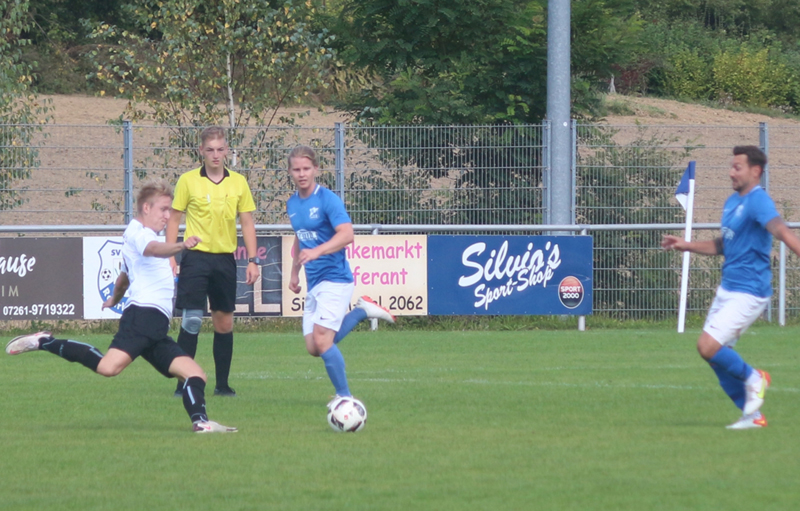 Schinkmann im Zweikampf