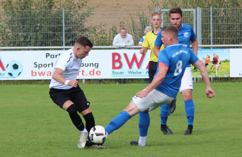 Bauer (li.) gegen Dressler