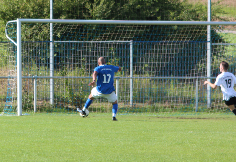 Brown trifft aus Abseitsposition