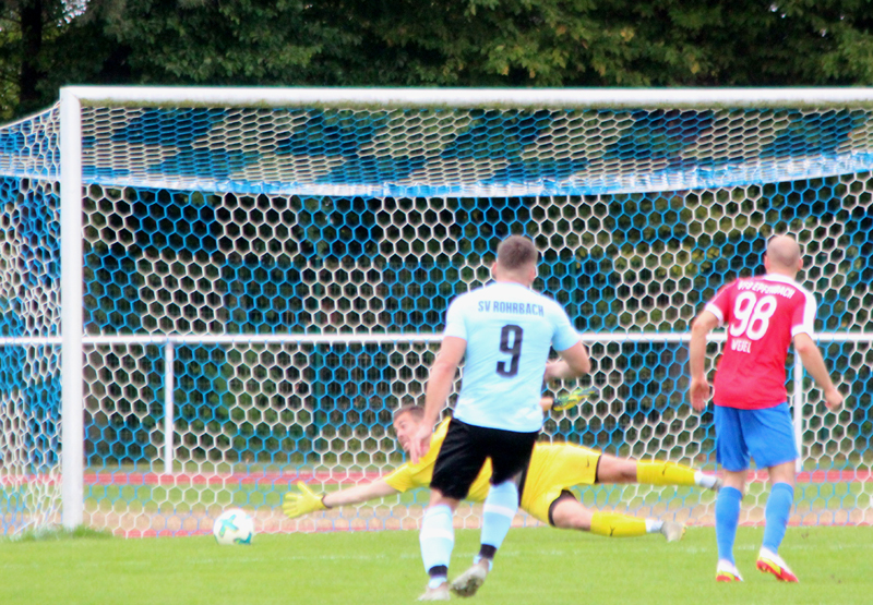 Roth (li.) brachte Rohrbach/S. 1:0 in Führung