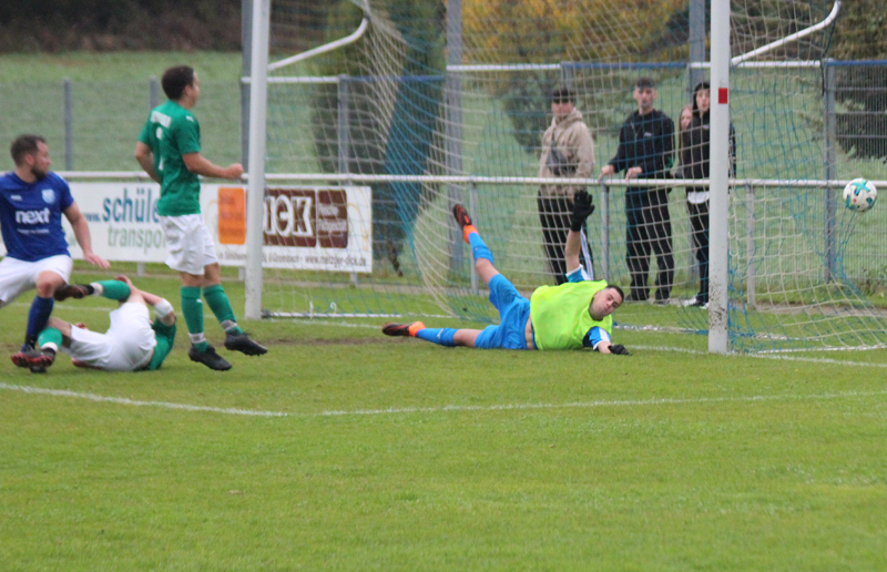 Roth köpft den 1:1-Ausgleich