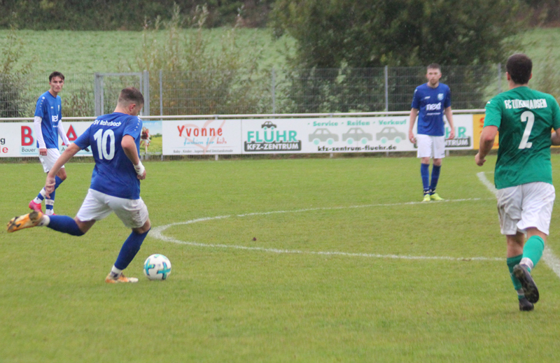 Rupp nimmt Maß und trifft zum2:1-Siegtreffer