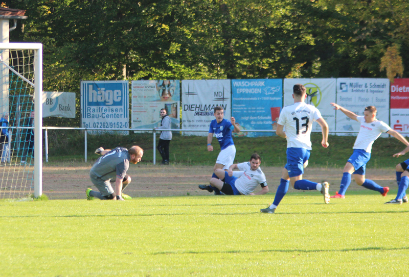 Der 1:1-Ausgleich per Eigentor durch Dominik Shala (re.)