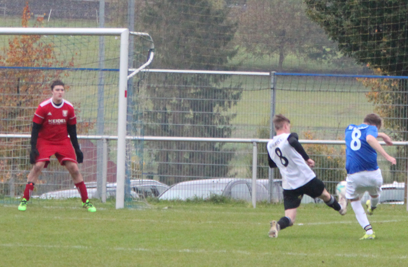 Koch pariert einen Vogt-Schuss in der Schlussminute