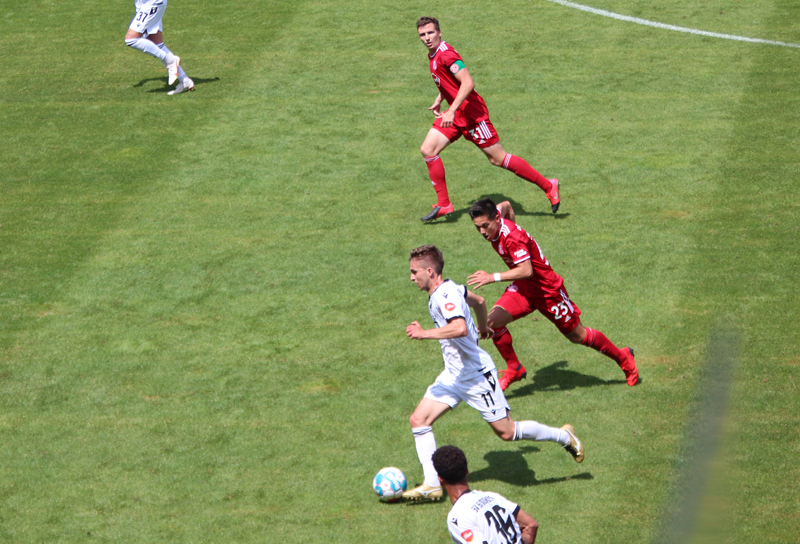 Sandhausens Gaudino am Ball
