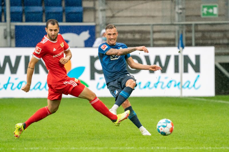 David Raum (re.) bei einer seiner gefährlichen Flanken