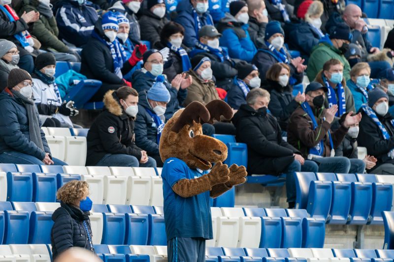 Endlich sind wieder mehr Zuschauer zugelassen. Man darf gespannt sein, ob alle 10.000 Tickets verkauft wurden.
