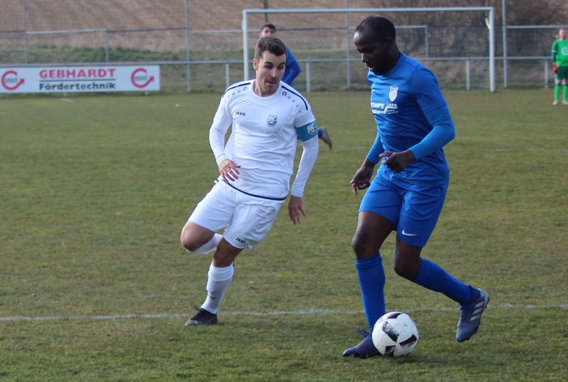 Lukas Authenrieth (li.) gegen Getulio Vargas Garcia Fortes