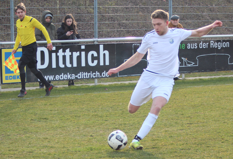 Christian Vogt beim Torschuss