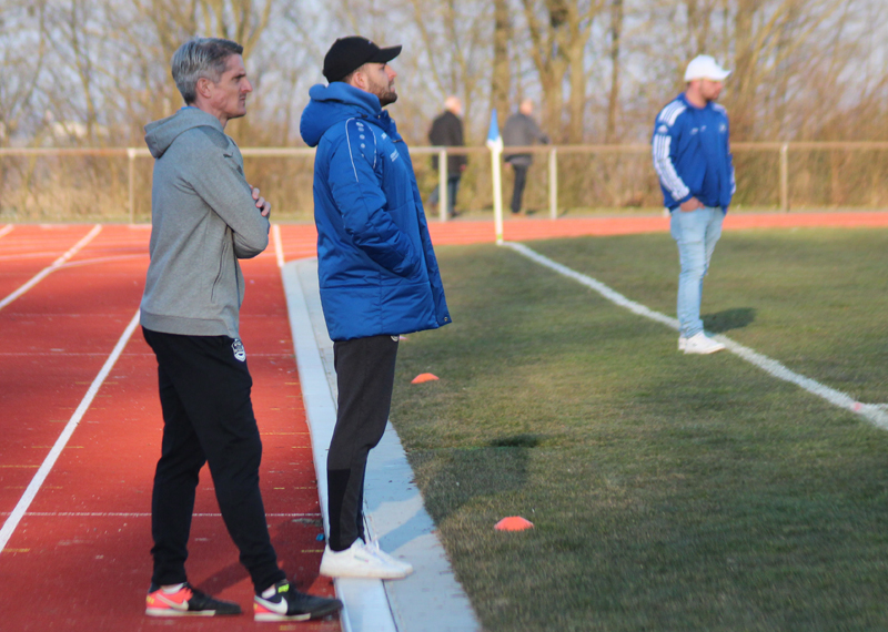 Rohrbachs Trainerteam Heger (li.) und Heinlein