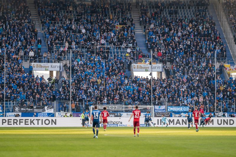 Auch gegen Bochum wird sich, wie hier im letzten Heimspiel gegen die Bayern, die Südtribüne vollbesetzt präsentieren