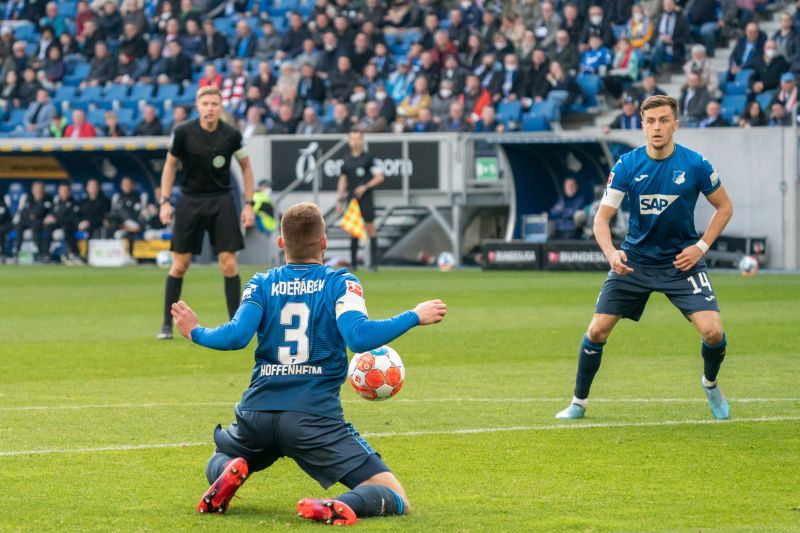 Kniefall von Kaderabek - rechts Baumgartner