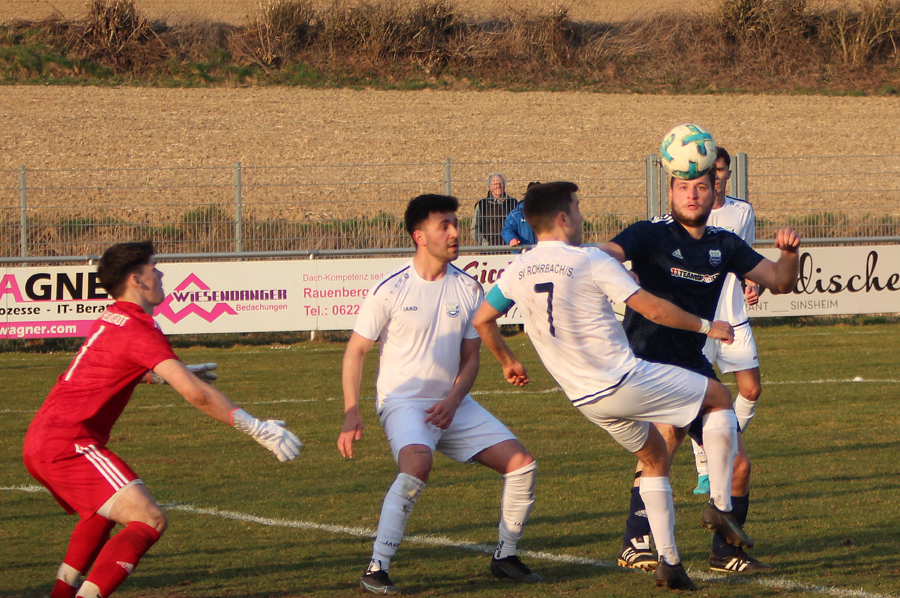 Authenrieth (Nr. 7) erzielt per Fallrückzieher den 1:1-Ausgleich für den SV Rohrbach/S.