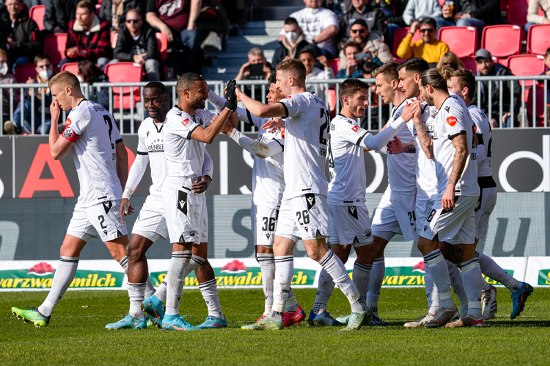 Jubel beim SV Sandhausen, der nun seit sechs Spieltagen ungeschlagen ist