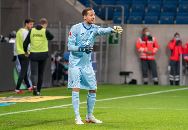 Hoffenheims Torhüter Baumann vereitelte mit einigen Paraden gute Frankfurter Tormöglichkeiten