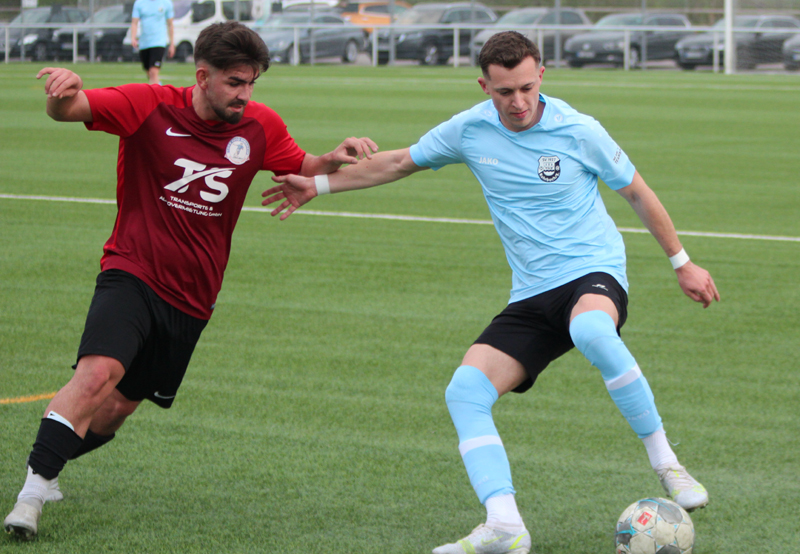 Dennis Bauer (re.) in Aktion