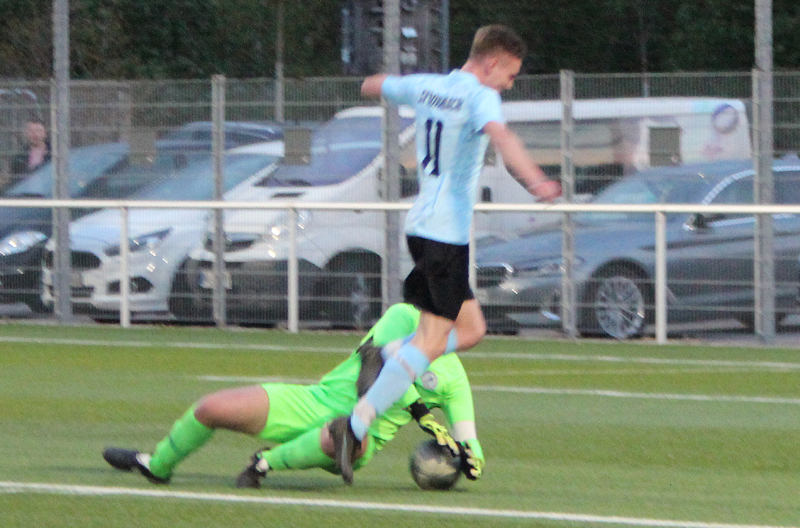 Luca Roimig scheitert am Torwart