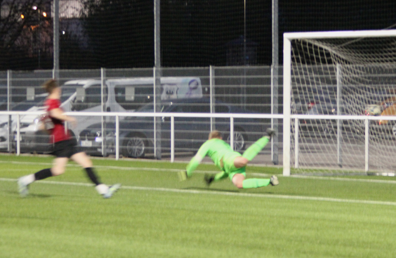 Langenbachs Schuss schlägt ein zum 3:0