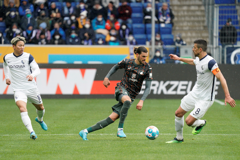 Grillitsch (Mitte) muss am nächsten Spieltag pausieren