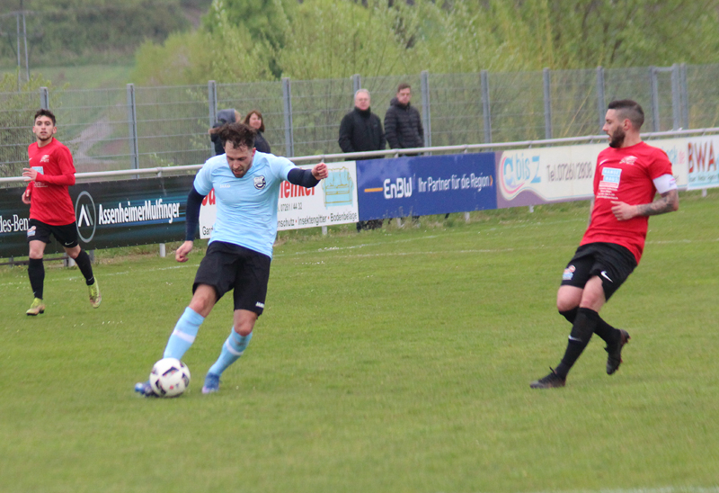 Heinlein erzielt mit einem Distanzschuss in der 85. Minute mit seinem ersten Saisontreffer die Rohrbacher Führung