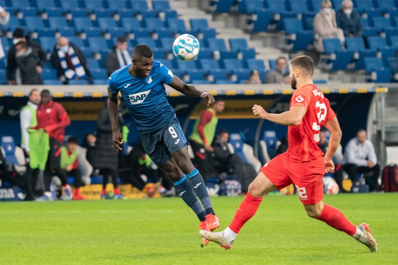 TSG-Stürmer Ihlas Bebou (li.) bestreitet in Leipzig sein 100. Pflichtspiel