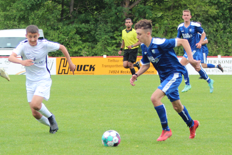 Sedat Yesilsanca (re.) brachte den SVR 2:1 in Führung