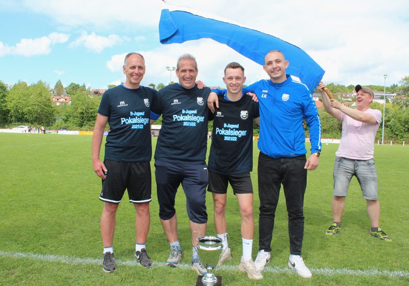 Stolzes Rohrbacher Trainer- und Betreuerteam