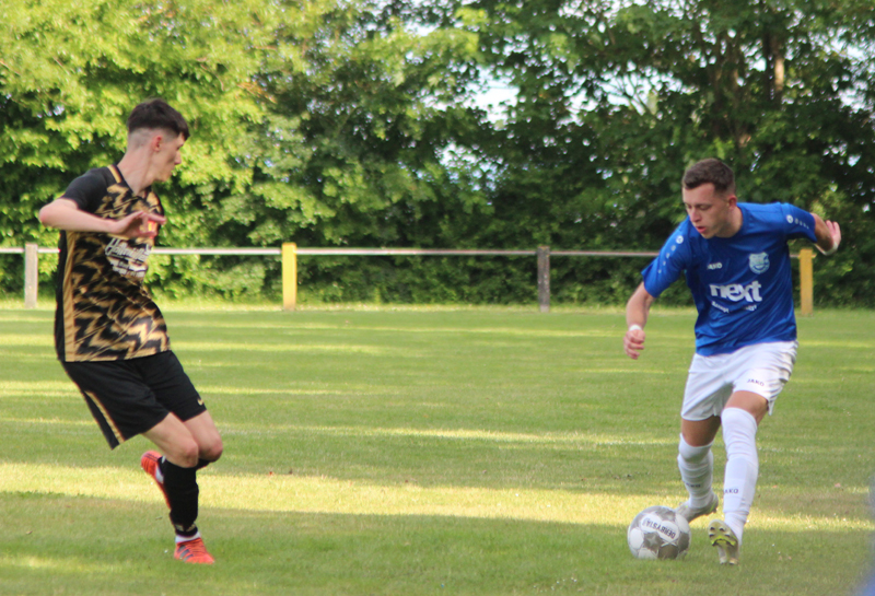 Bauer (re.) im Laufduell