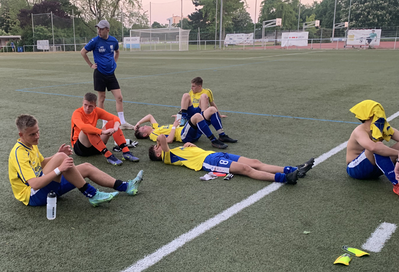 Enttäuschte, unglückliche Verlierer nach dem Abpfiff