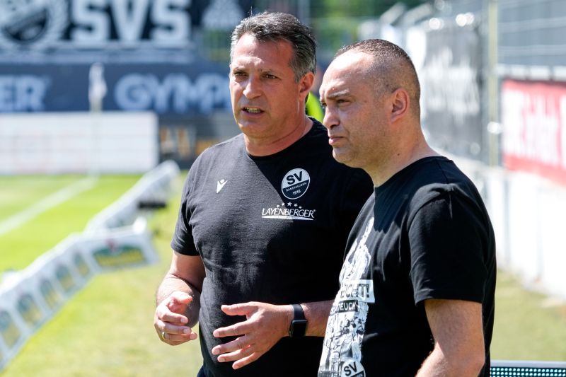 Trainer Schwartz (li.) und der Sportliche Leiter Kabaca formten eine schlagfertige Truppe, die in der Rückrunde voll einschlug