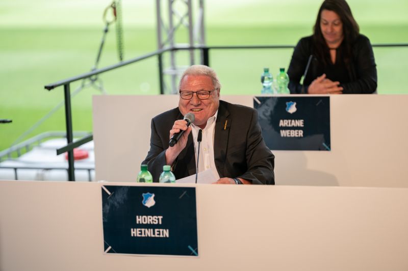 Moderator Horst Heinlein