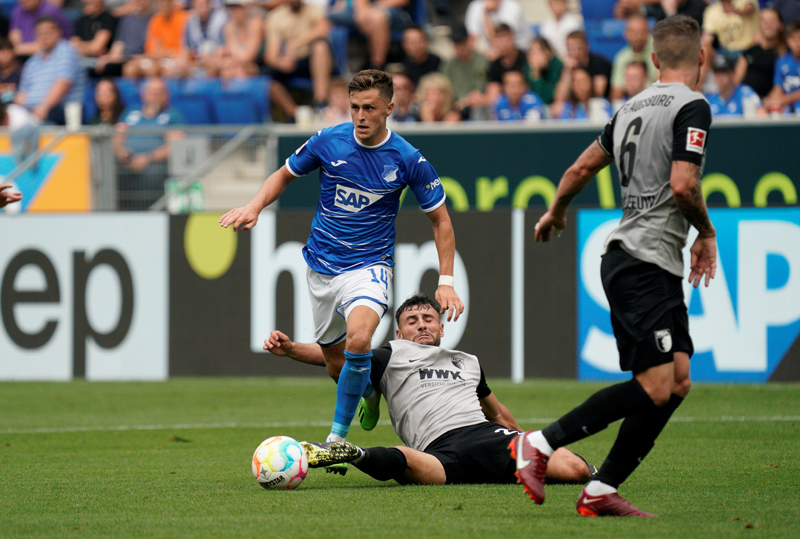 Baumgartner setzt sich durch