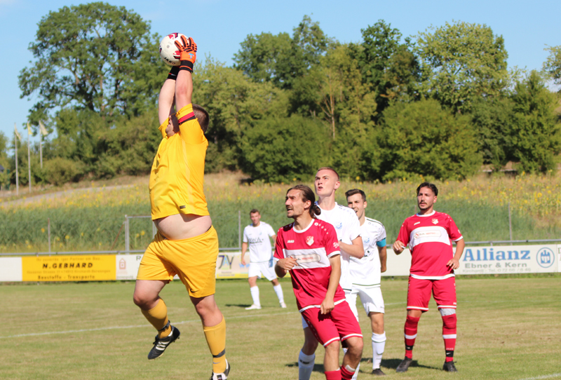 Torhüter Dehnel fängt sicher