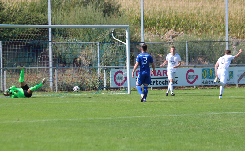 Vogt (re.) gleicht aus zum 1:1