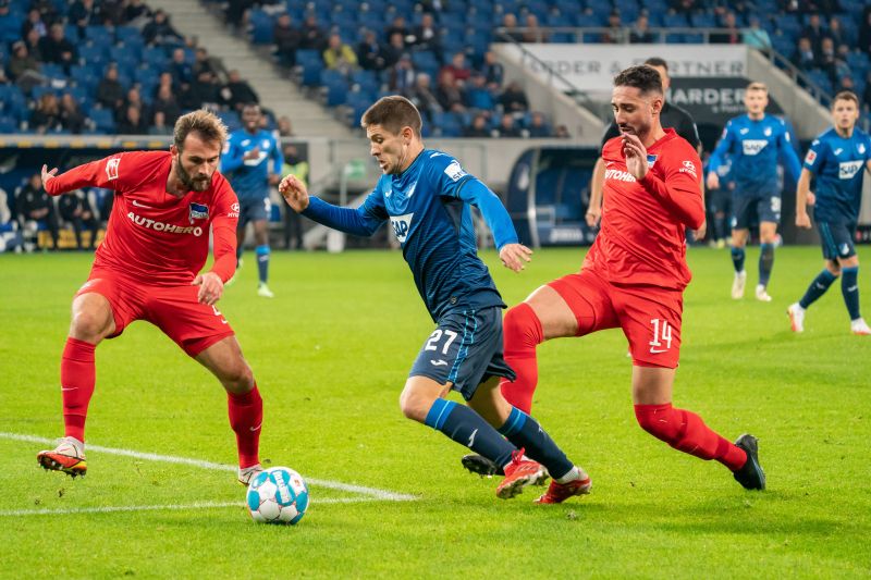 Kramaric (Mitte) trifft besonders gerne gegen die Berliner Hertha