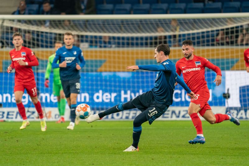 Sebastian Rudy mit perfekter Schusshaltung