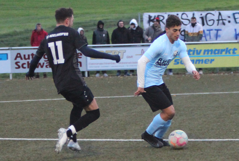 Aras (re.) enteilt seinem Gegenspieler