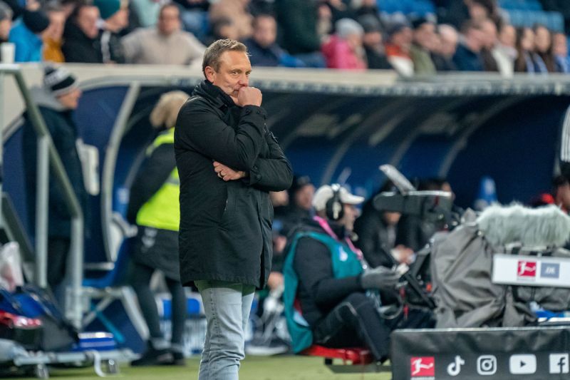 Ein nachdenklicher TSG-Coach Breitenreiter nach der Gladbach-Pleite