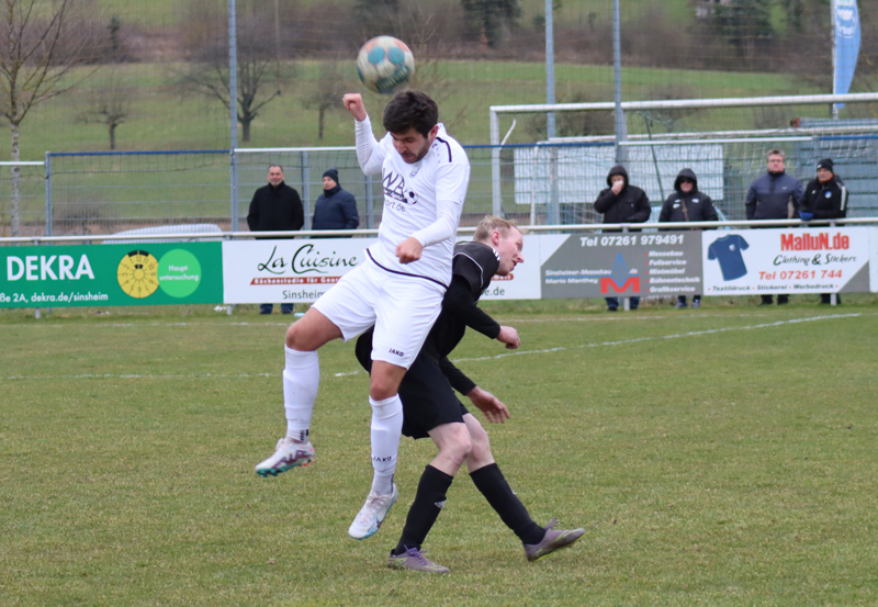 Baumgartner klärt per Kopf