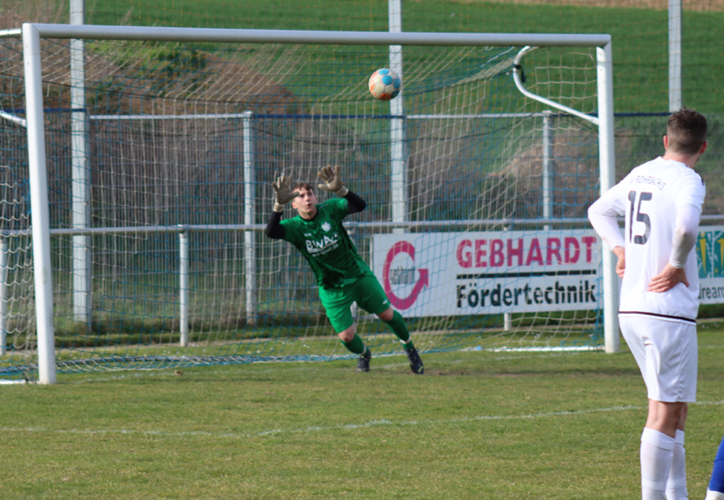 SVR-Keeper Albrecht fängt sicher