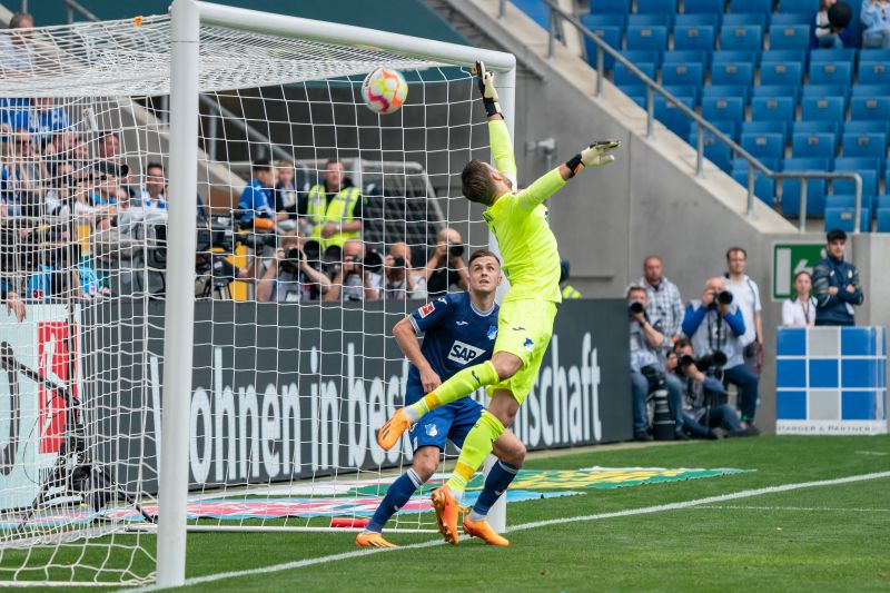 Baumann streckt sich beim 1:2 vergebens