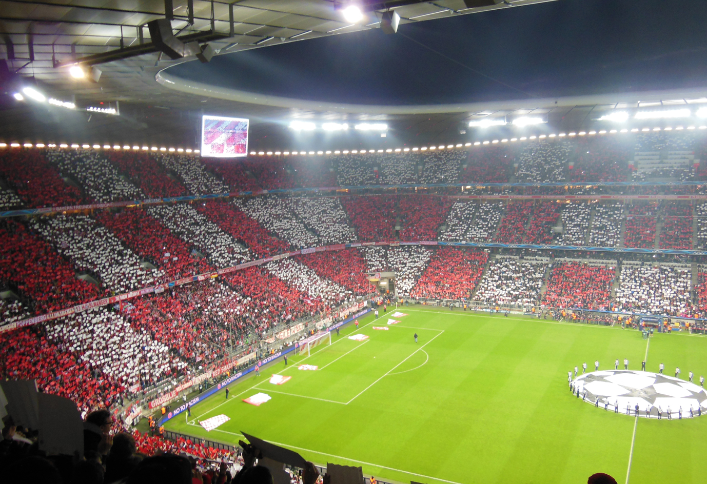 Rot-Weiße Allianz-Arena beim letzten Klassiker 2012