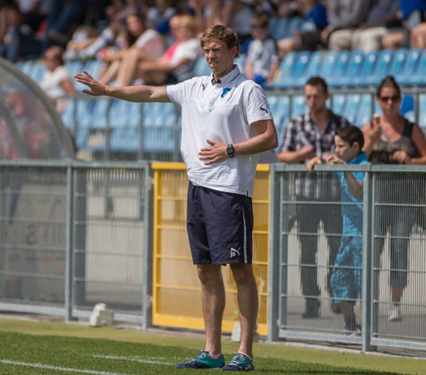 TSG-Coach Julian Nagelsmann gibt gegen Schalke die Richtung vor
