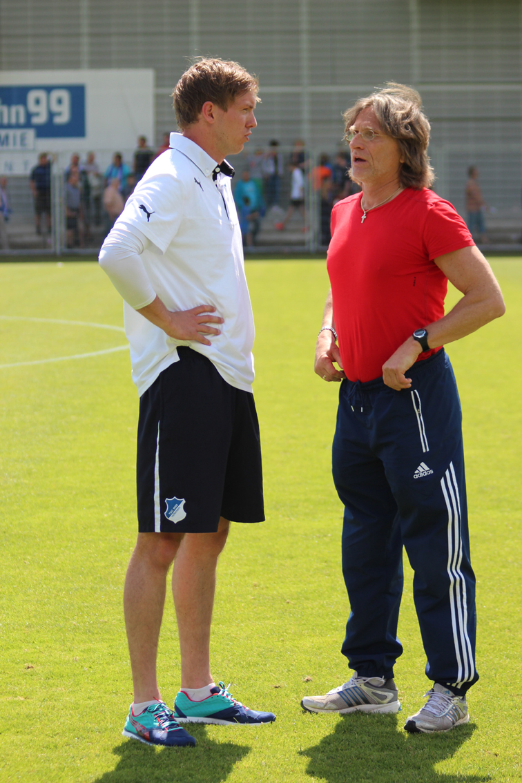 Trainer-Talk zwischen Nagelsmann (li.) und Elgert