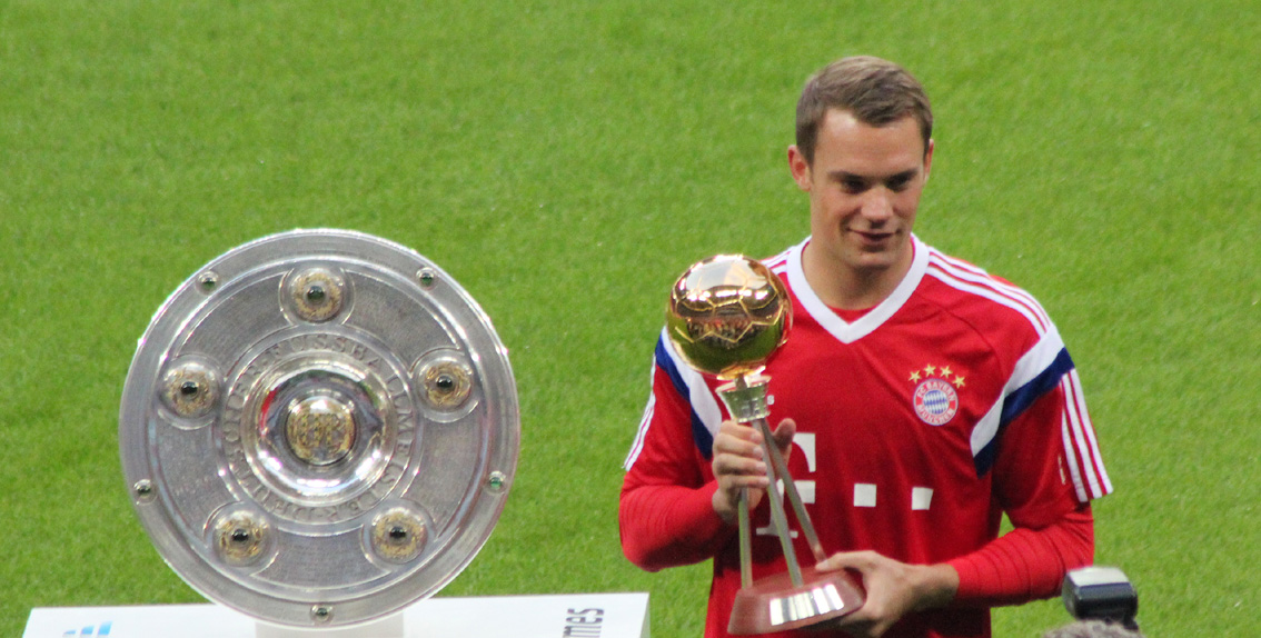 Bayern-Keeper Manuael Neuer wird zum "Spieler des Jahres" geehrt